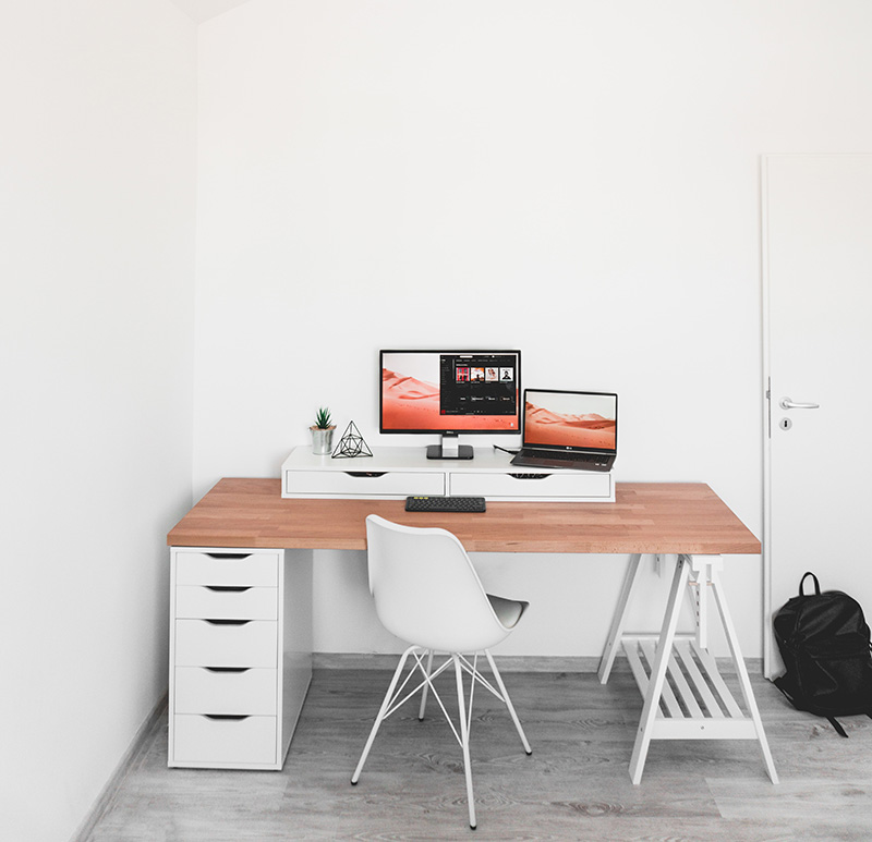 Adviacu team in strategy session